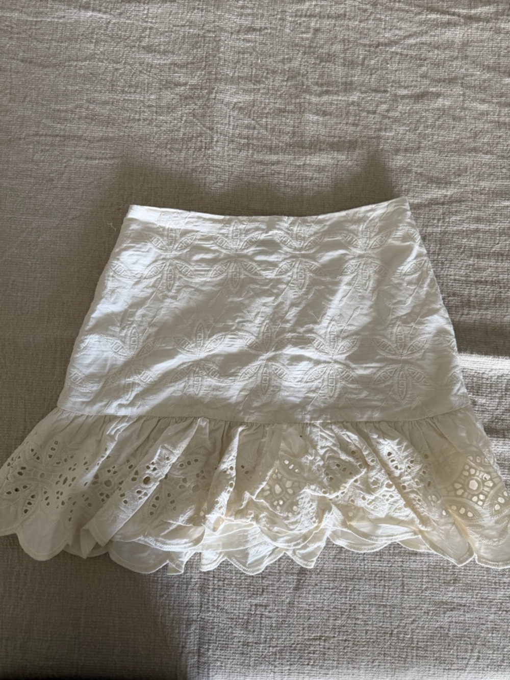 Express White Eyelet Ruffle Mini Skirt - Picture 4 of 4